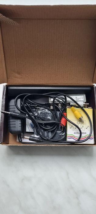 Супутниковий тюнер Satcom 4110 HD t2