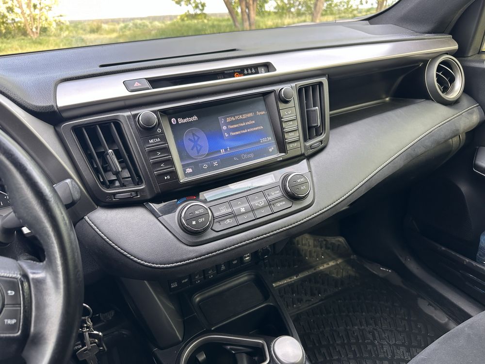 Toyota RAV4  2017 , дизель, автомат