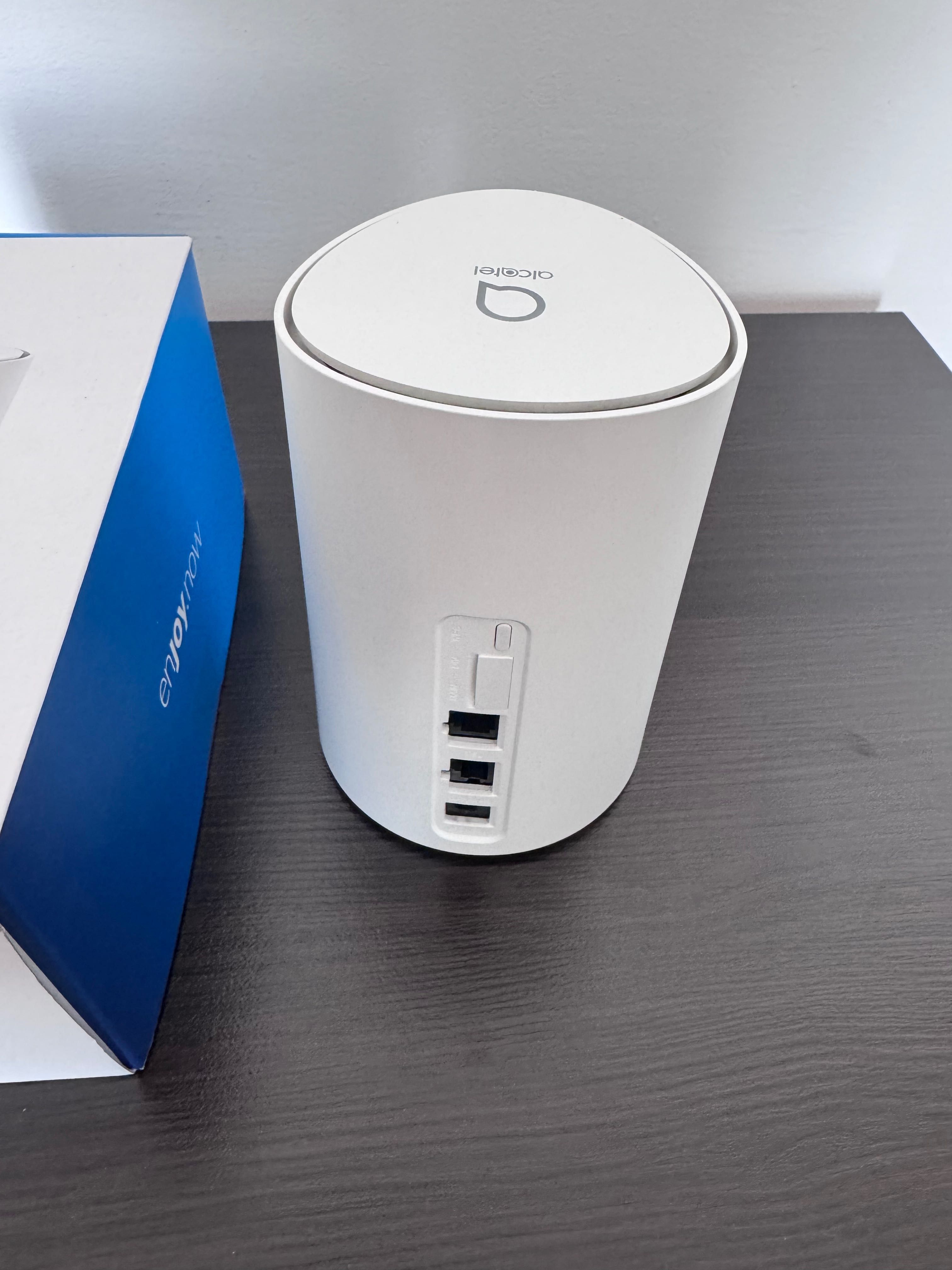 Modem Router 4G LTE CAT 7 300Mb/s LAN Wi-Fi kartę SIM bez Simlock