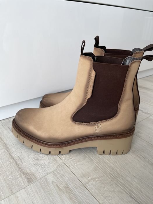 Жіночі чоботи bugatti