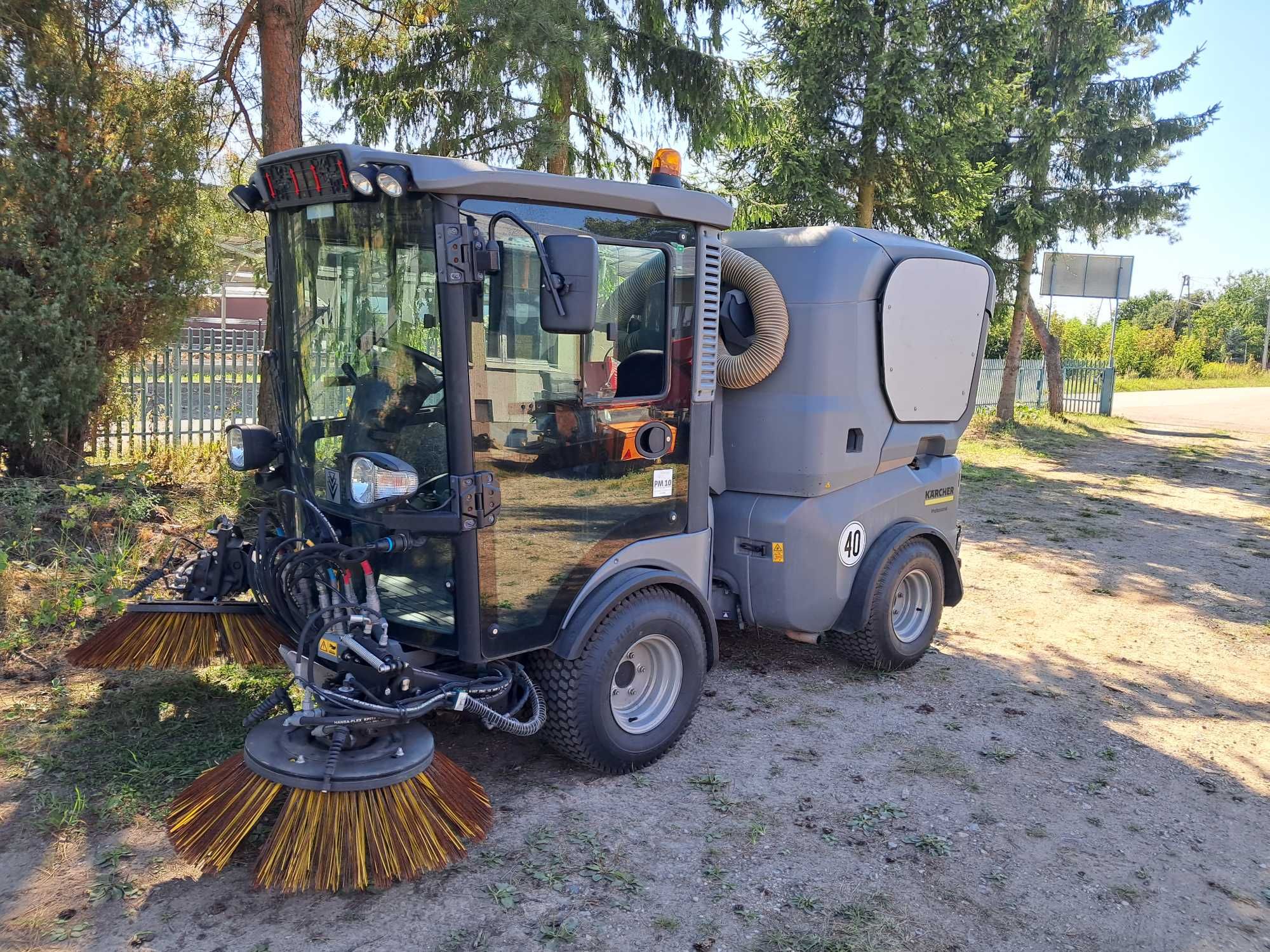 nośnik narzędzi Karcher MC 130 4x4 ,2018r, zamiatarka chodnikowa
