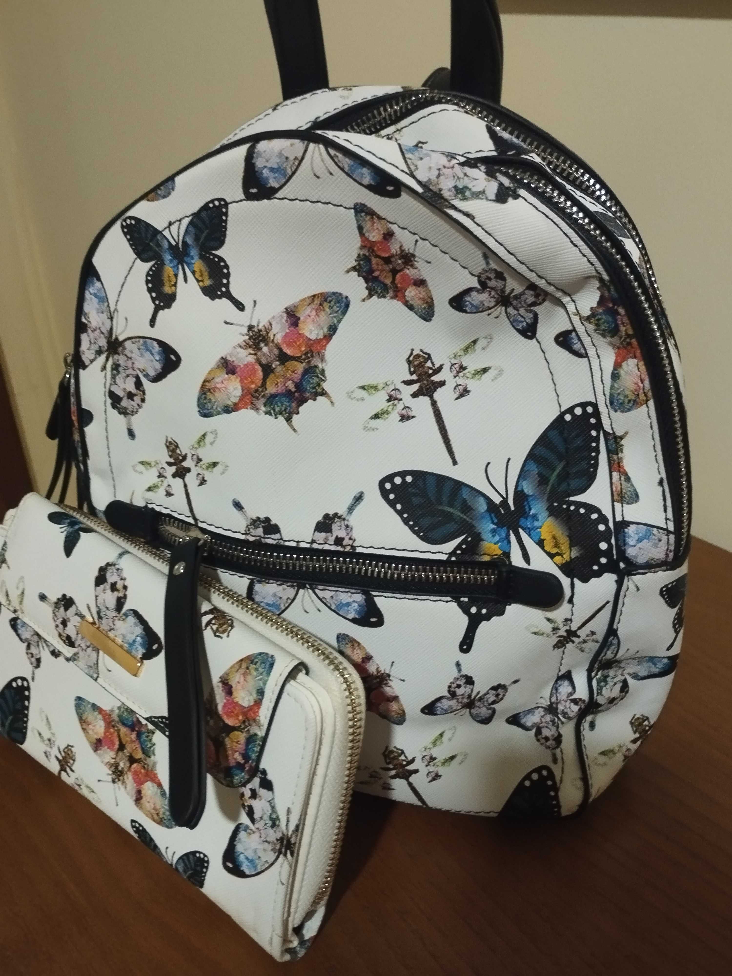 Mochila e Porta Moedas