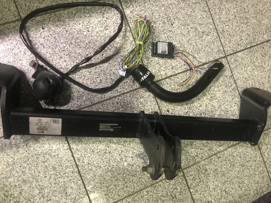 Hak holowniczy do BMW F20,F21.