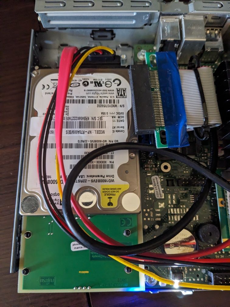 Terminal Fujitsu s920 AMD 4x2,4ghz 8gb SSD raizer x4 serwer nas