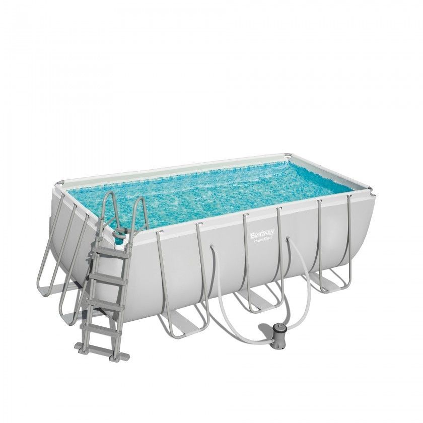 Piscina com pouco uso