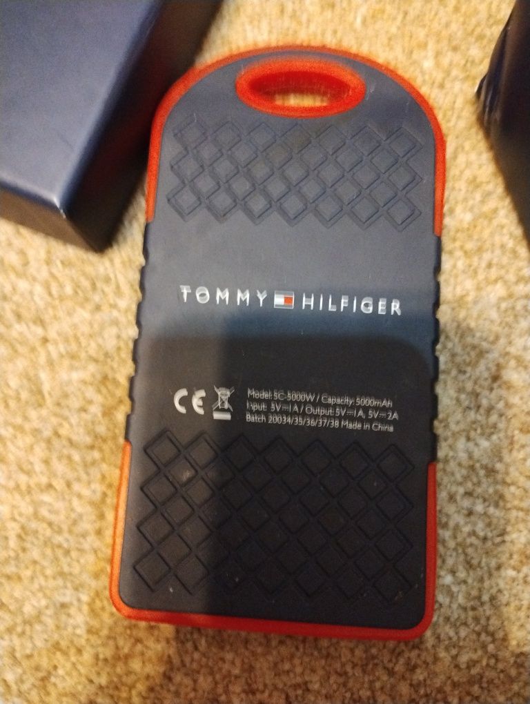 Ładowarka solarna Tommy Hilfiger power bank