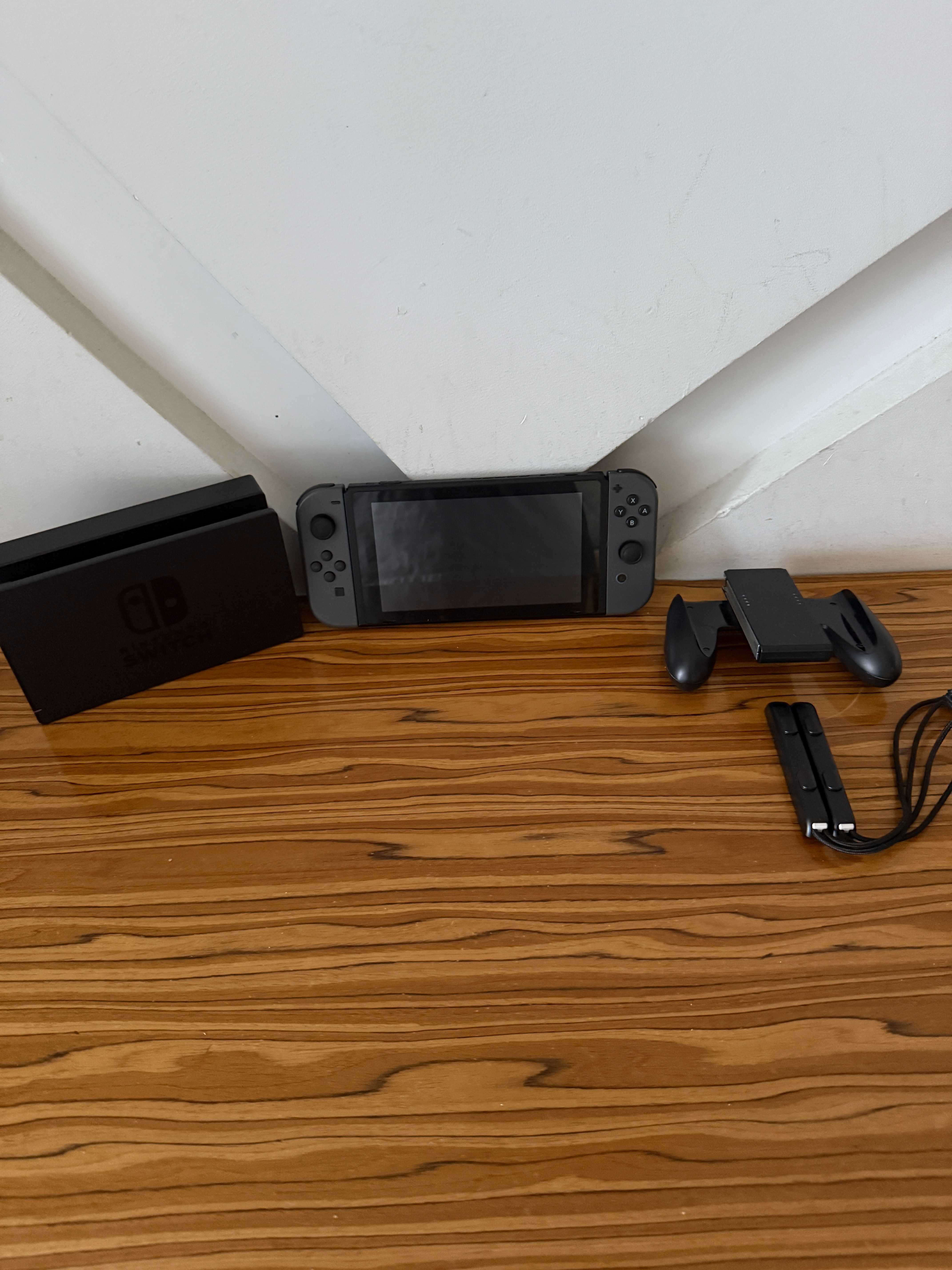Konsola Nintendo Switch V2 + DOCK Stacja Dokująca + Akcesoria