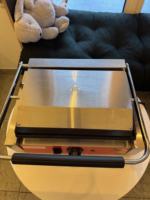 Продам професійний гриль доя кавʼярень та закладів громадського харчув