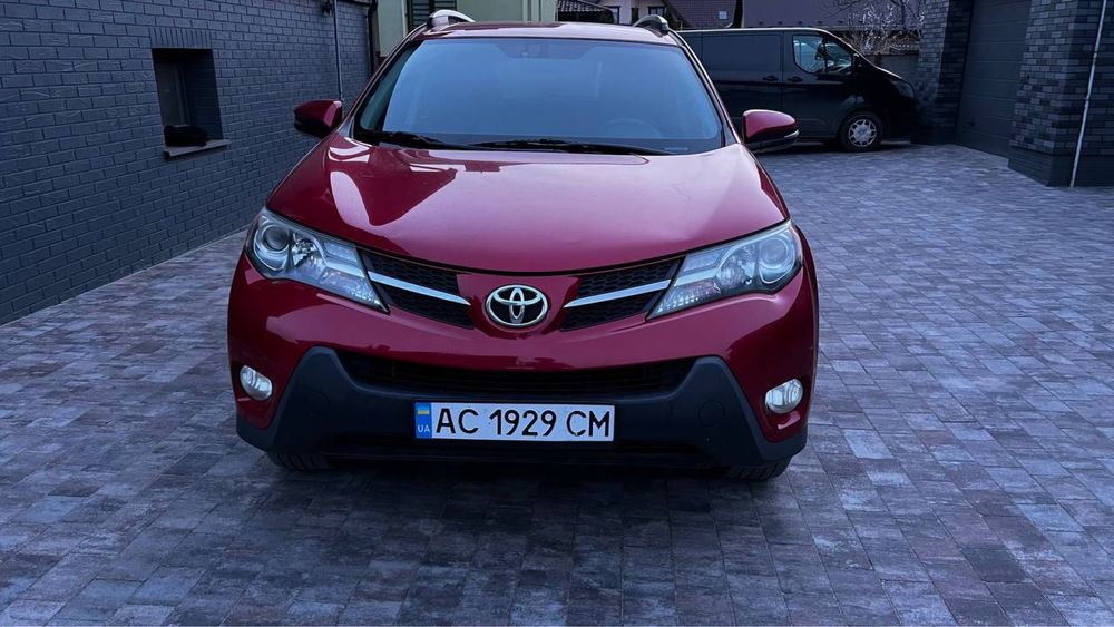 TOYOTA.  RAV4. 2015р