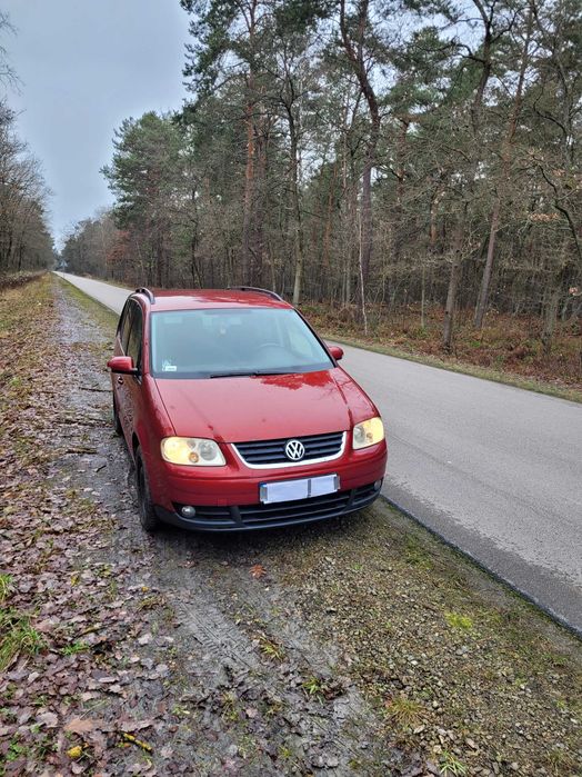 Volkswagen Touran 2005rok 1.9 tdi pracuje pięknie sztywny do Jazdy