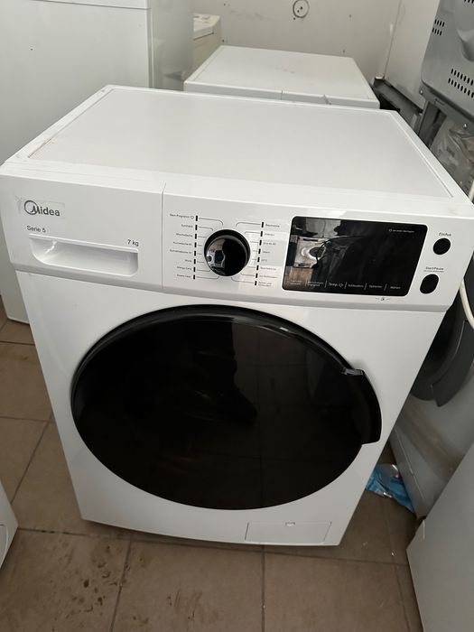 Продам Бу пральну машинку Midea на 7 кг