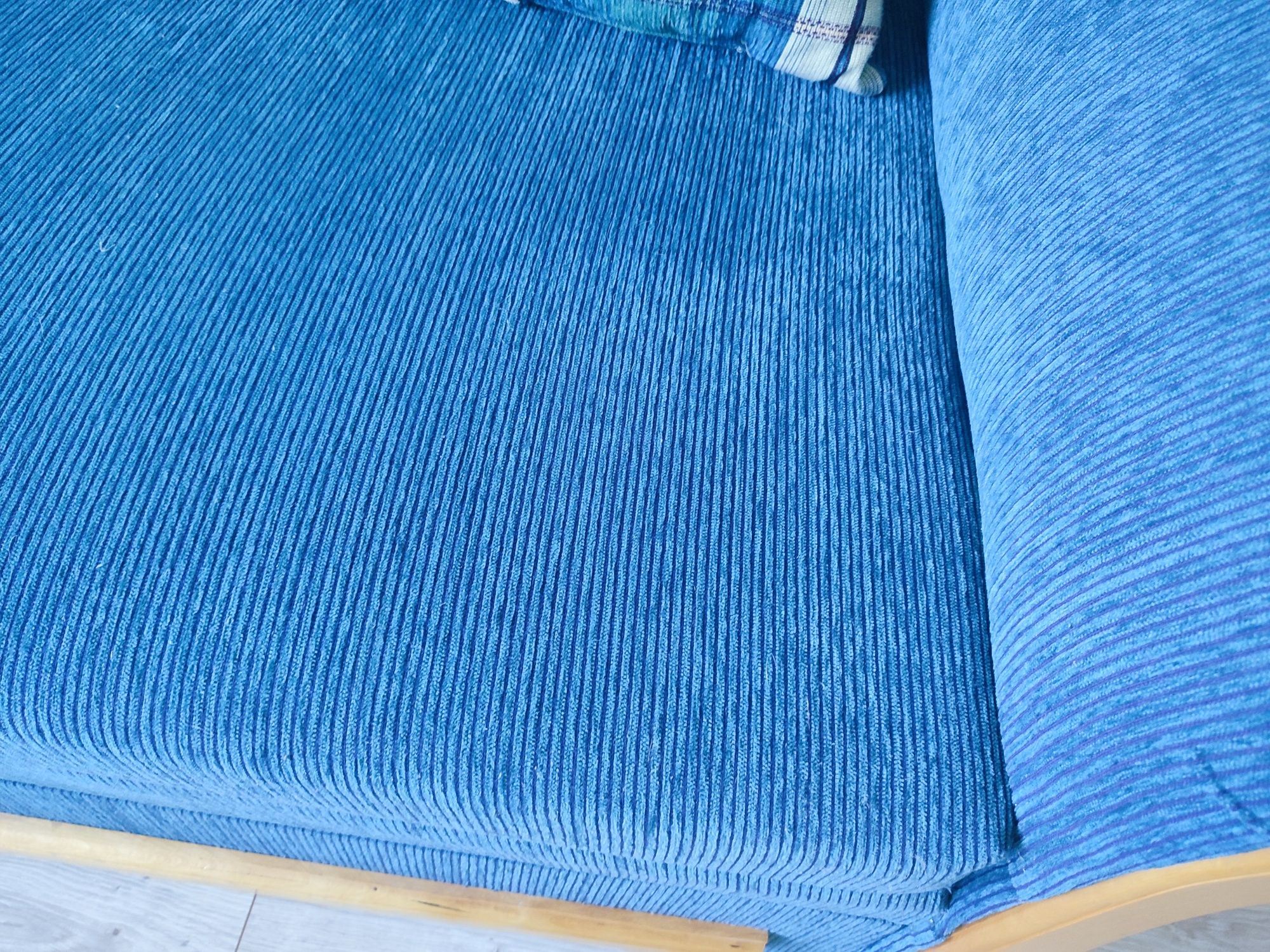 Kanapa sofa rozkładana z pojemnikiem na pościel