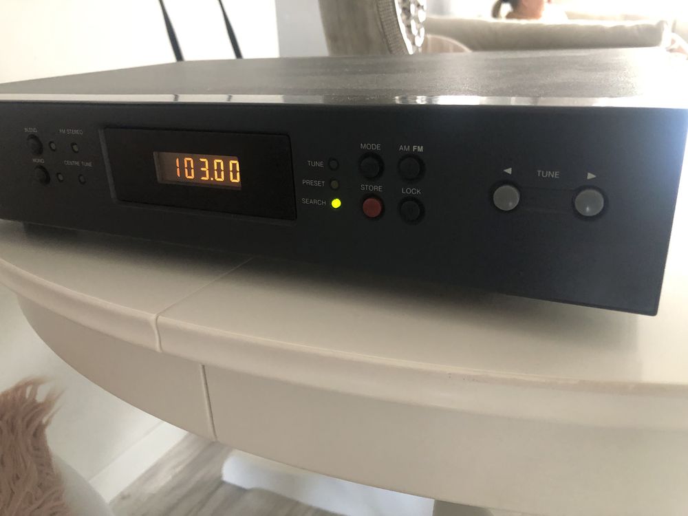 Tuner NAD 402   NAD 402