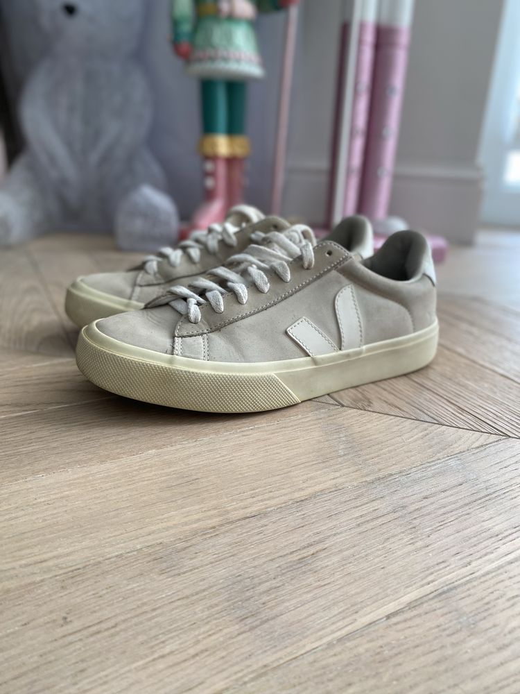 Buty veja skora