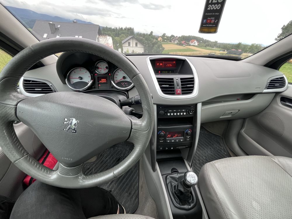 Peugeot 207 1.6 hdi 2006r.