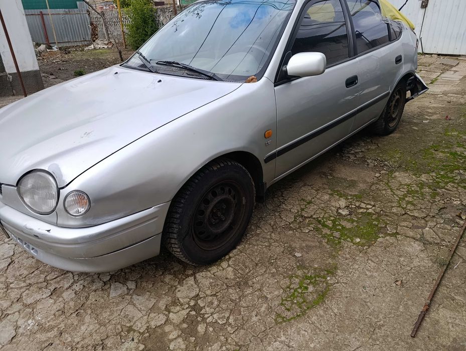 Тойота Королла 98 год 1.6 газ бензин