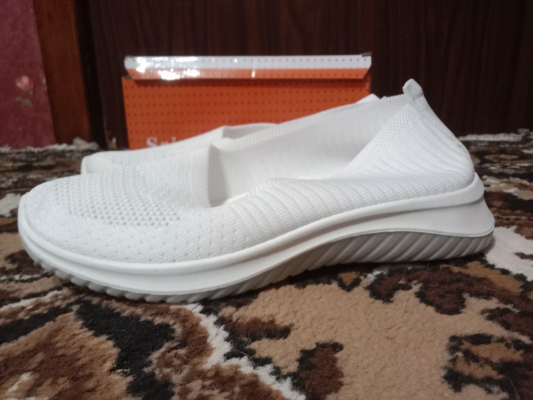 Продам жіночі макасини
