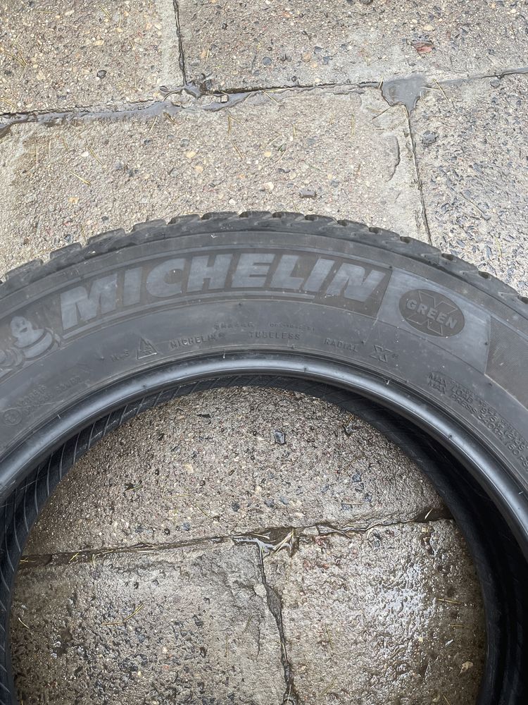 Opony zimowe 235/60/18 michelin