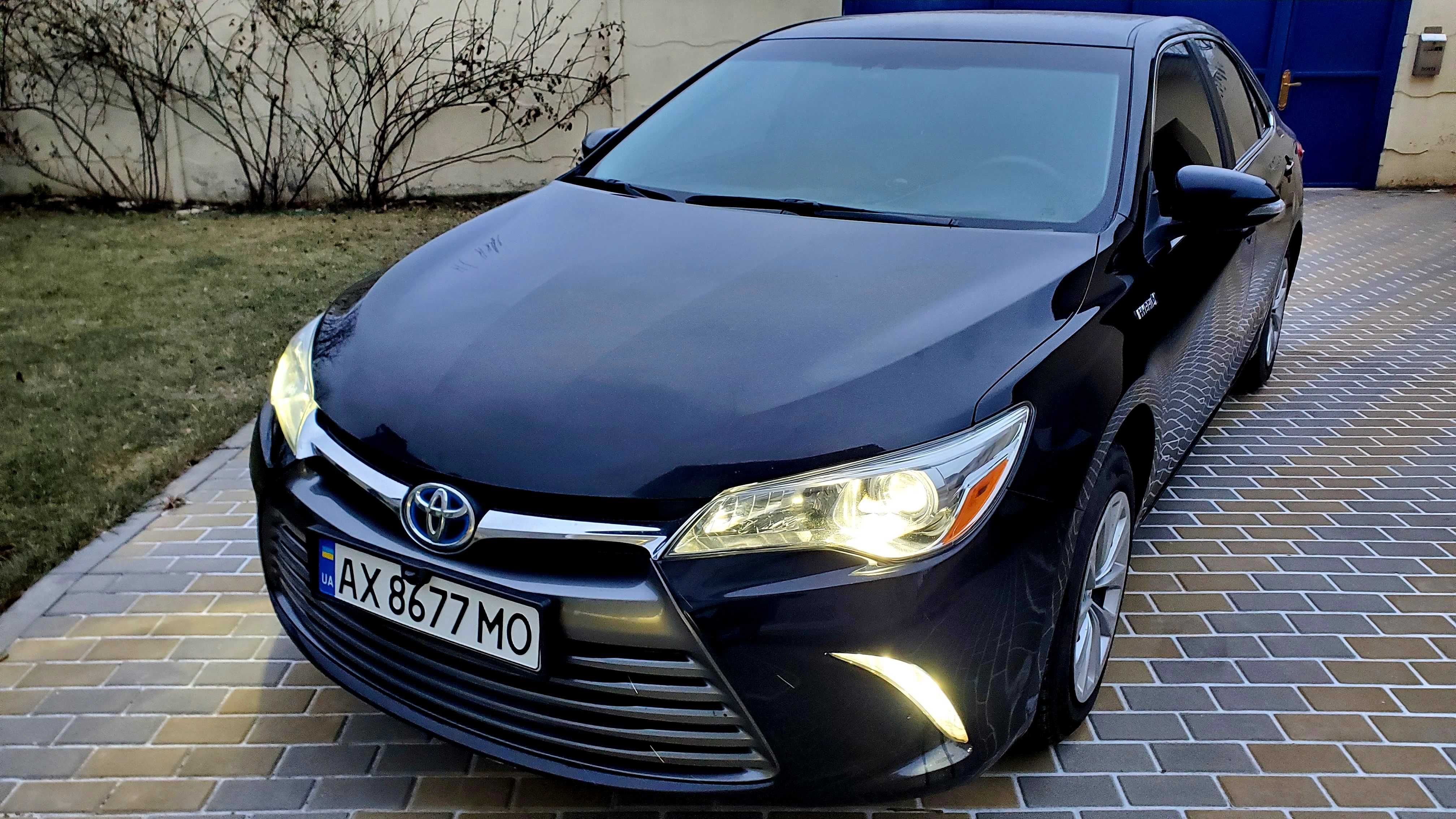 Продам Toyota Camry LE hybrid 2015