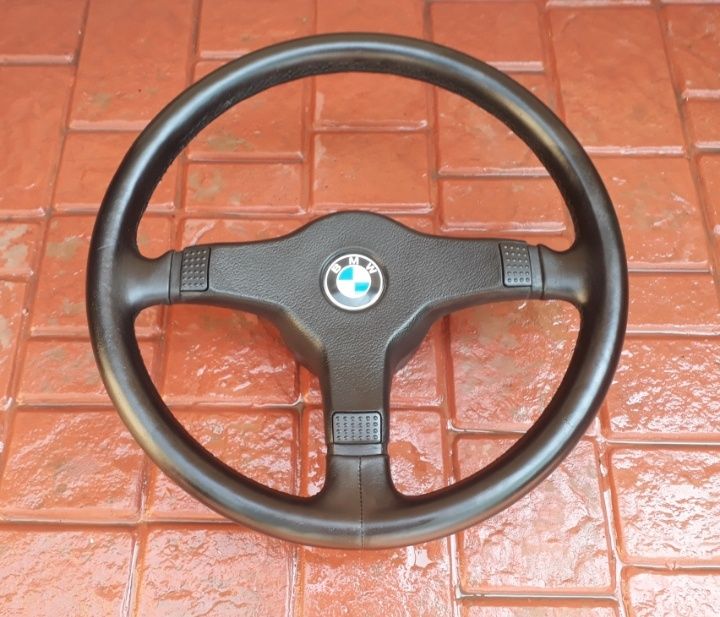 Руль bmw e30 34 32 31 36 28 M technic