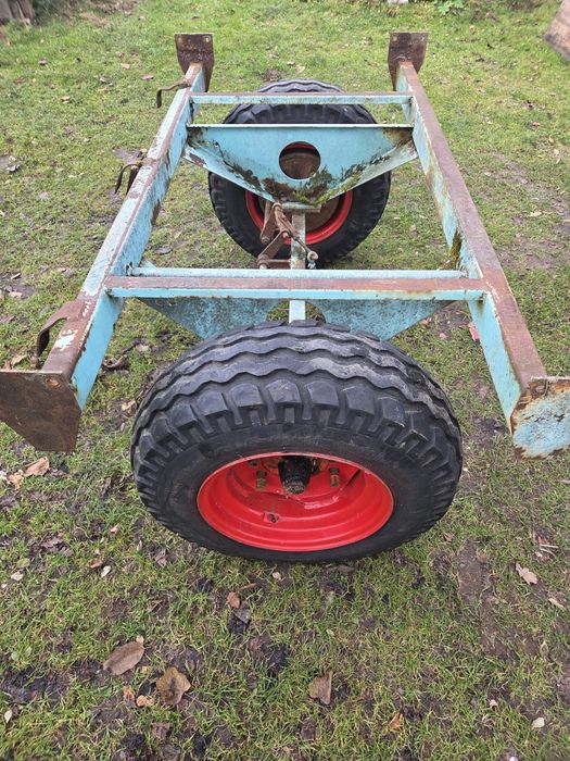 Oś hamowana do przyczepy