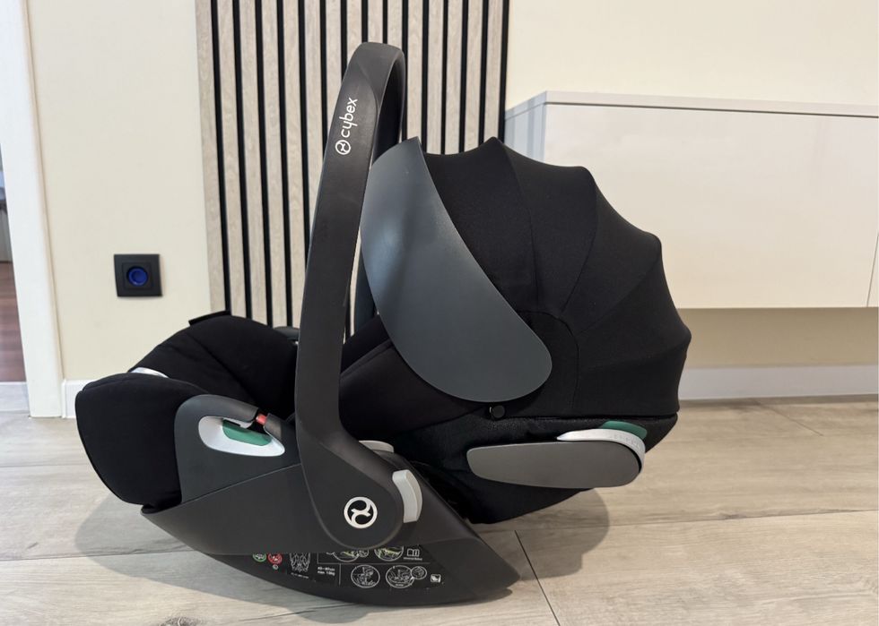 Автокресло и база Cybex Cloud Z i-Size Deep Black