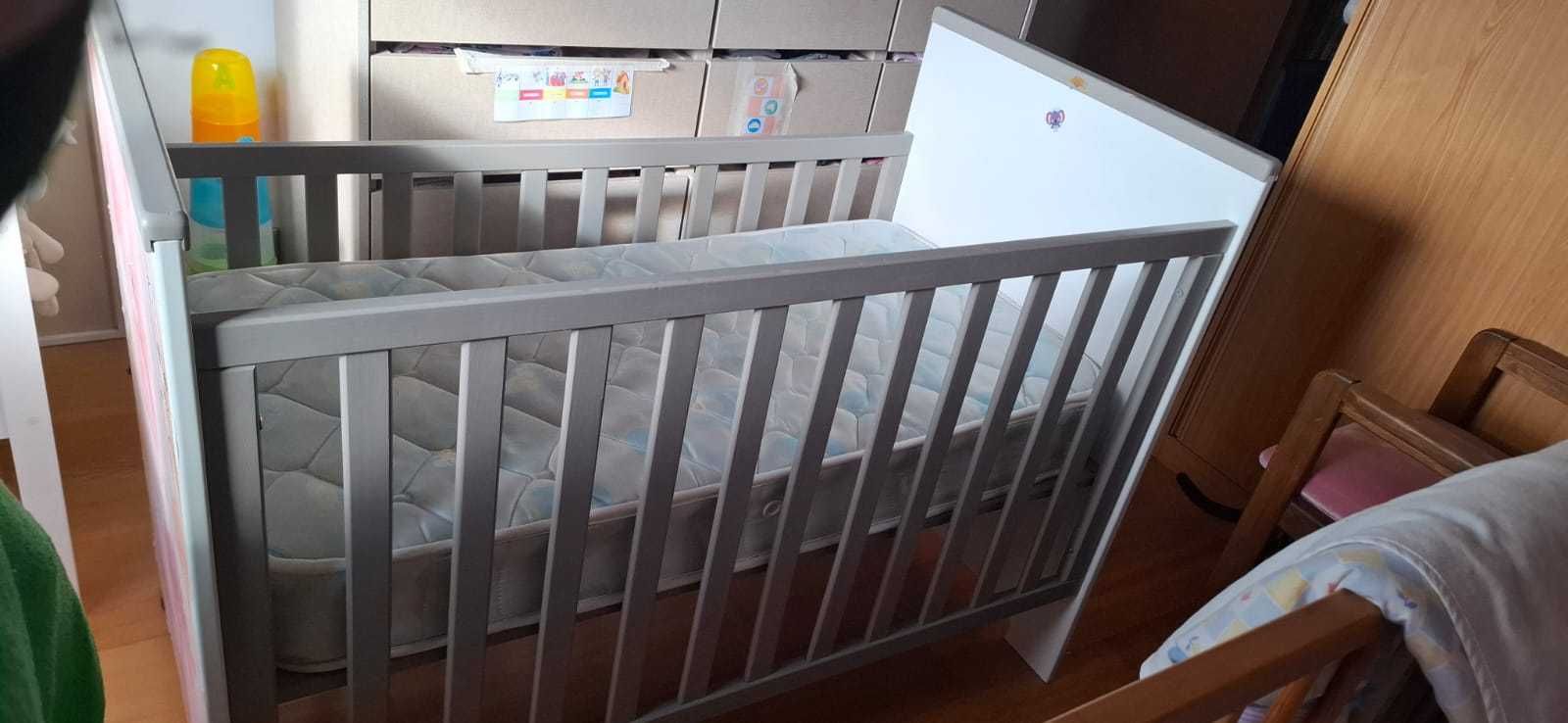 Berço de bébé como novo
