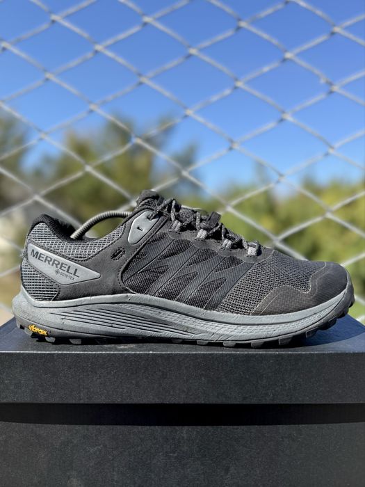 Merrell gore tex кроссовки  оригинал 47 размер 46  черные