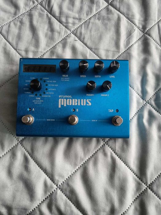 Efekt gitarowy, modulacyjny Strymon Mobius