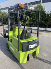 Empilhador klark eletrico de 1500 kgrs triplex com bateria nova e garantia de fábrica