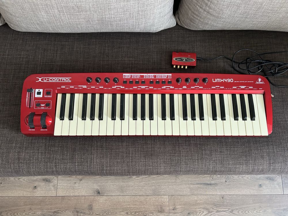 MIDI клавіатура Behringer UMX490 U-CONTROL