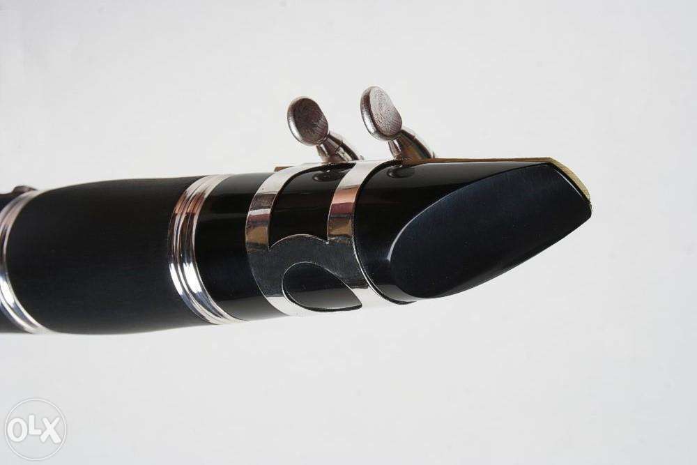 Clarinete preto novo de marca Karl Glaser