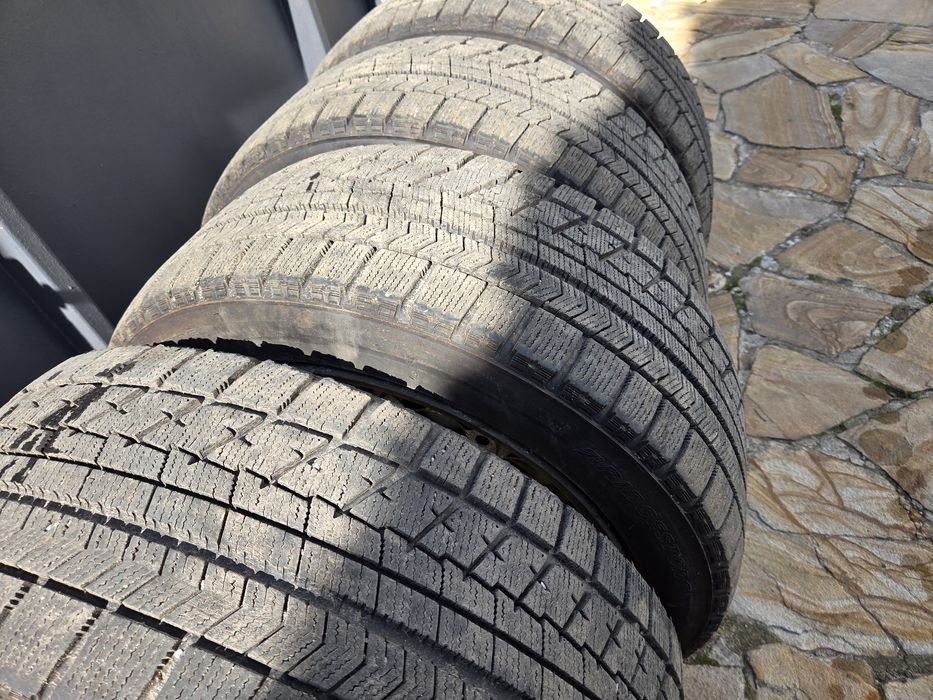 Шини комплект  245/45 R18 Bridgestone Blizzak VRX 20 рік протектор 8мм
