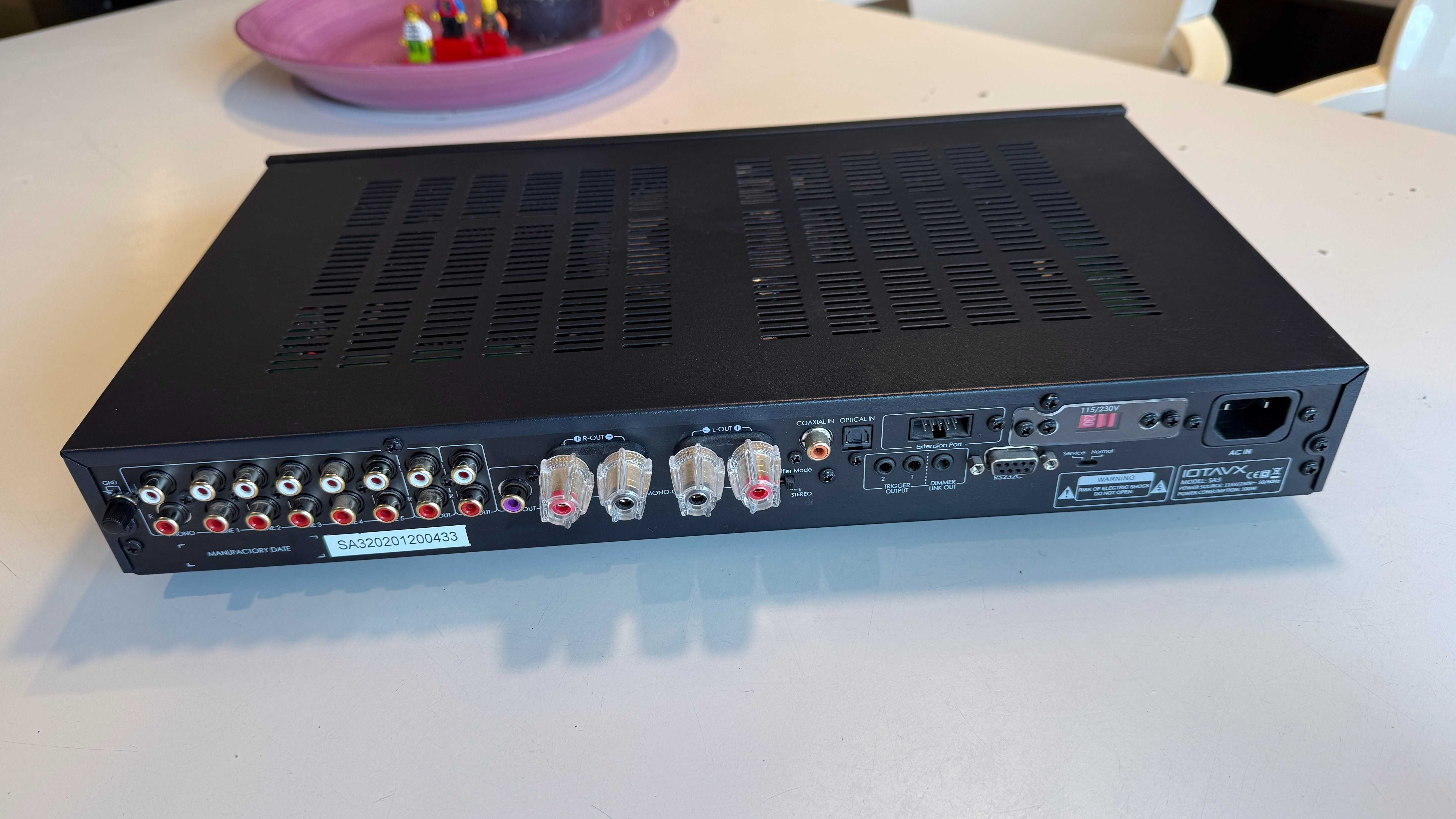 Zestaw wzmacniacz stereo IotaVX Sa3 i Streamer z CD IotaVX Np3