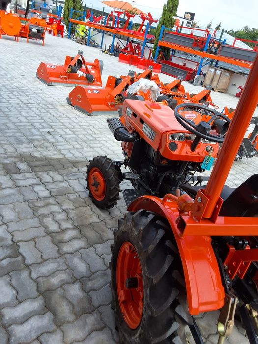 Kubota b5001 /4×4 com frese