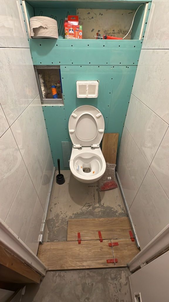 Miska WC wisząca z deską ROCA