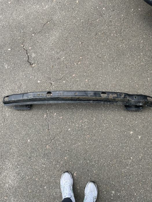 Усилювач бампера переднього vw t5 t6