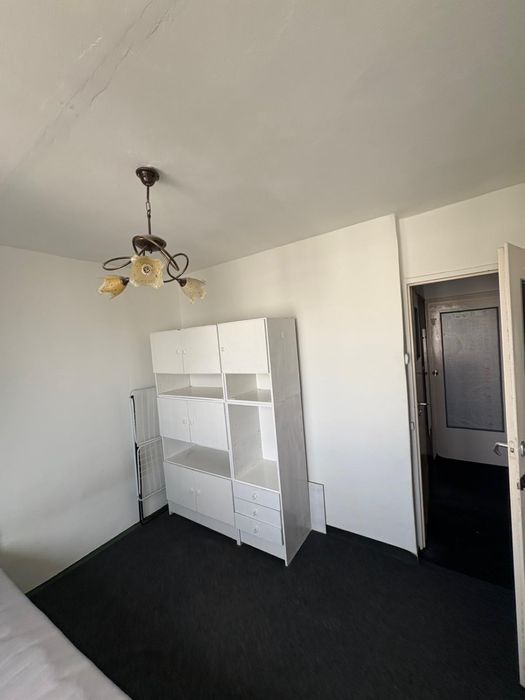 Pokoj w mieszkaniu i parking na strefie gratis