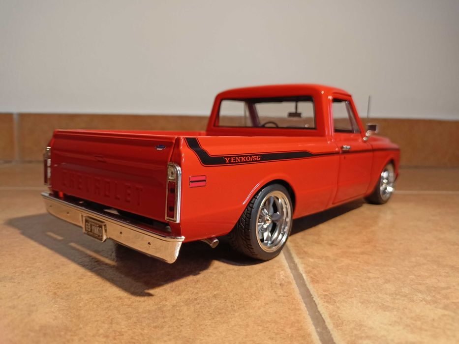Chevrolet C10 Yenko 1969 model w skali 1:18 ACME/otwierane elementy