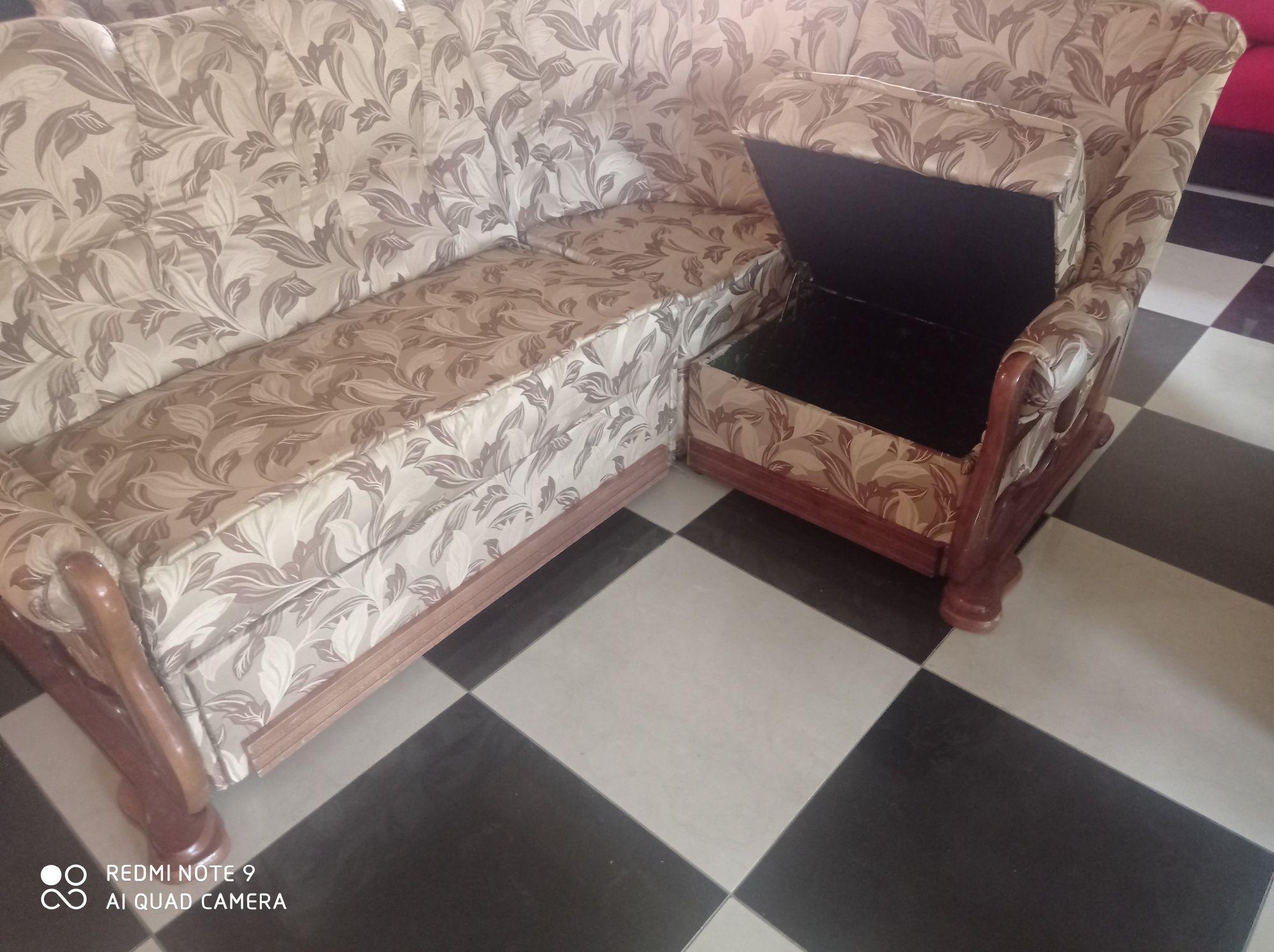 Диван розкладний кутовий в Ідеальному стані перешитий новою тканиною