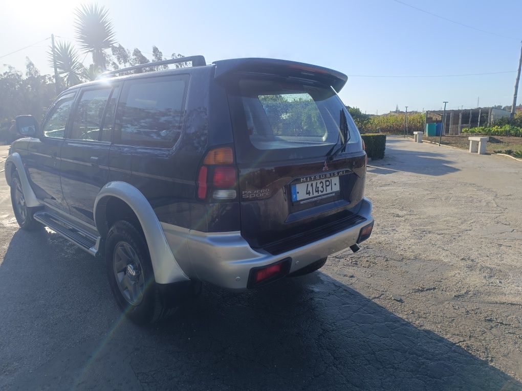 Mitsubishi Pajero sport GLS 4X4 em ótimo estado