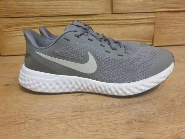 Nike Revolution 5, rozmiar 38