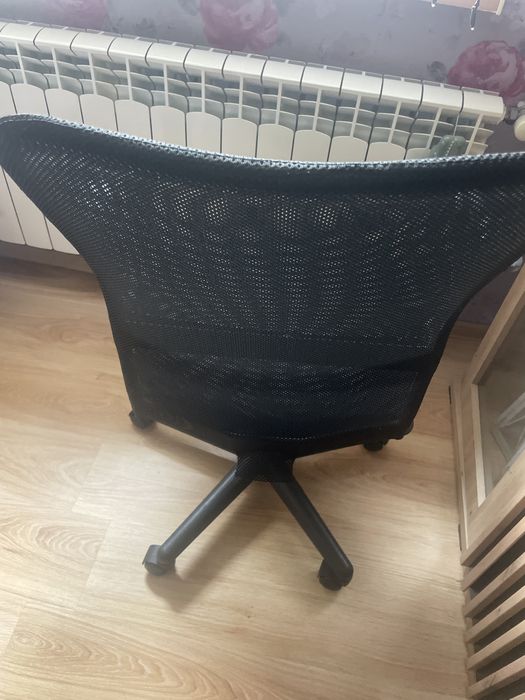 Fotel biurowy czarna siateczka