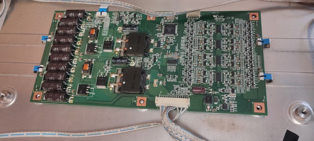 Продам TV"Saturn" 46"