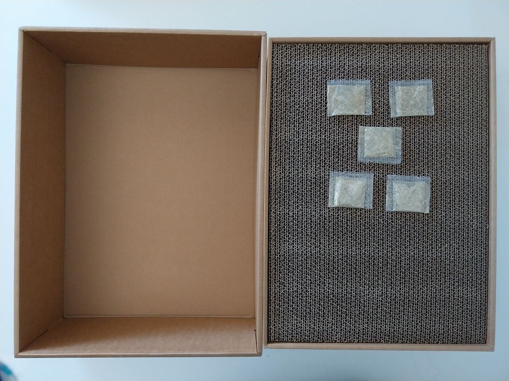 2 em 1: arranhador e cama para gato com 5 recargas NOVO ENVIO GRÁTIS