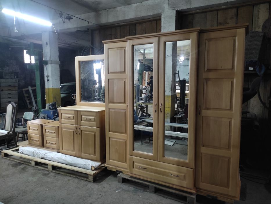 Продаю нову спальну ручної роботи