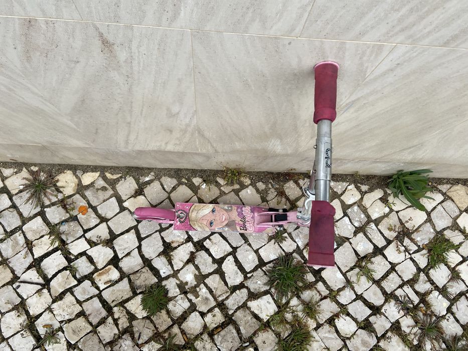 Trotinete Barbie Glam dobrável – usada mas funcional