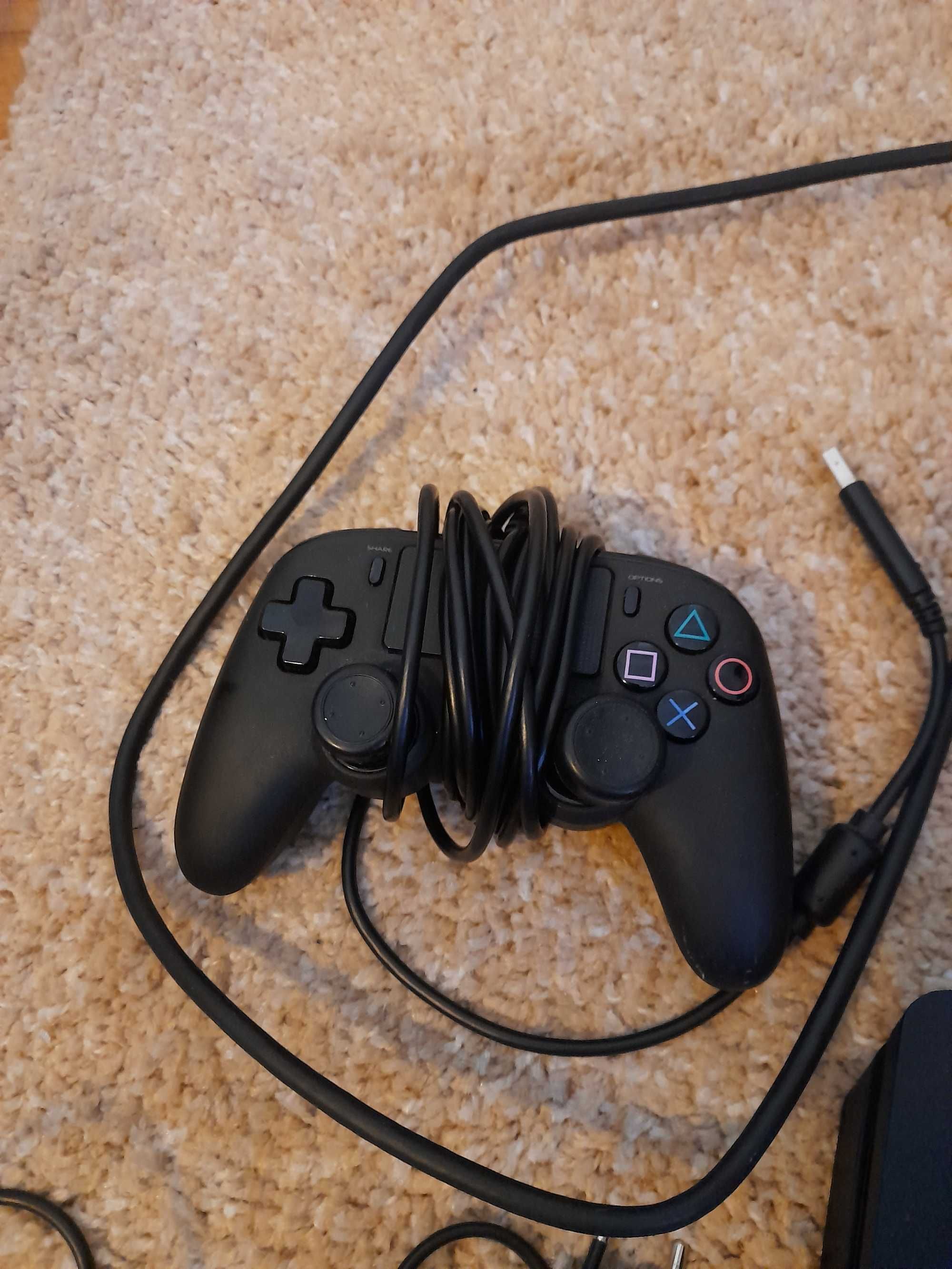 PS4 (PlayStation 4) Slim 500GB - 2 Jogos