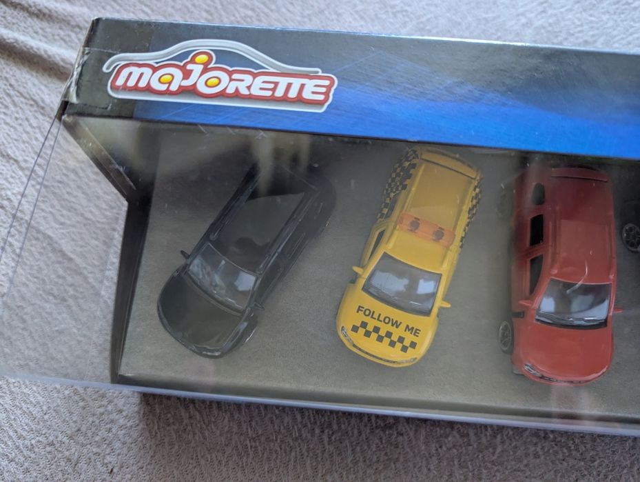 Dacia Duster Giftpack fabryczne opakowanie Majorette model modelik