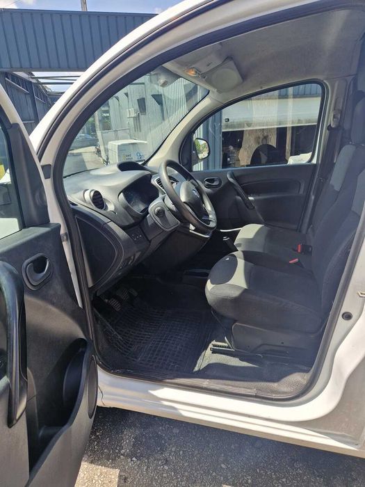 Vende RN Kangoo Maxi 1.5 Dci 95 cv de 02-2021 - Preço de campanha
